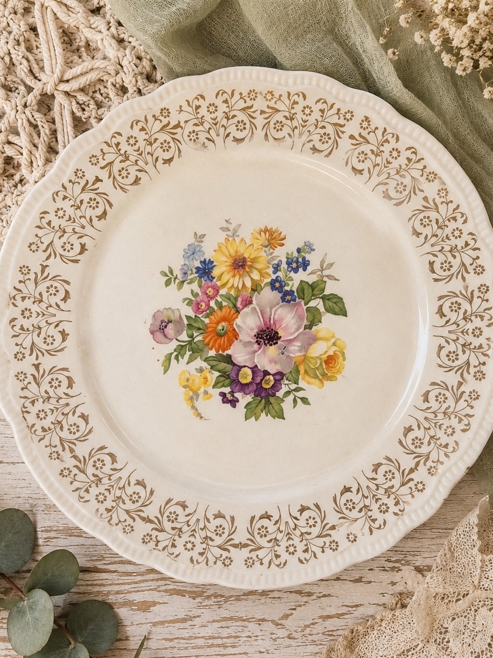 Vintage DuBarry 22K Gold Floral Dinner Plate 10" England